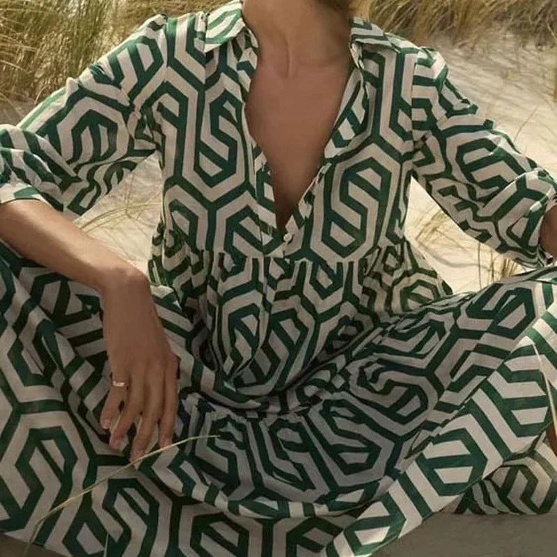 Soft Midi Dress with V-Neck and Geometric Print for Women