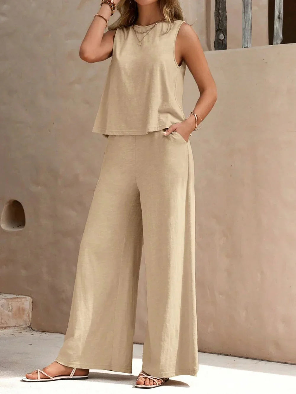 Breathable Women's Outfit Set – Short Sleeve Top & Lounge Pants